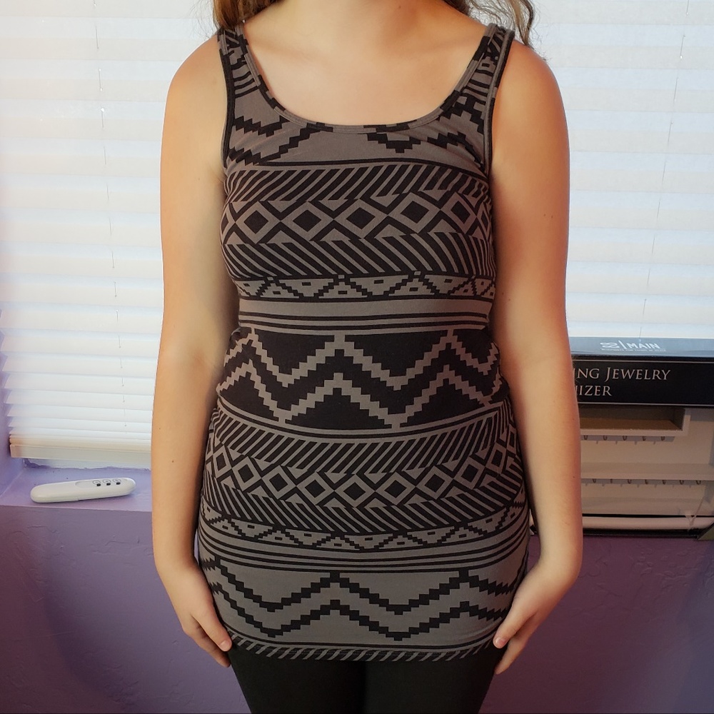 Pink Victoria's Secret tank - Picture 5 of 5